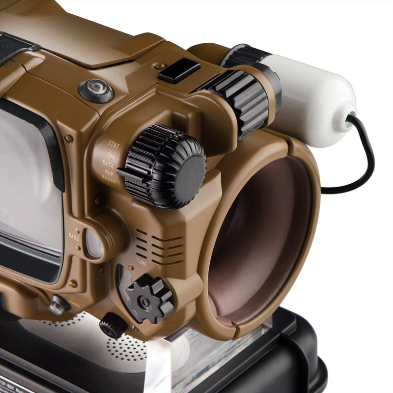 Illustration for article titled No encontrarás una réplica funcional del Pip-Boy de Fallout 4 más perfecta que esta
